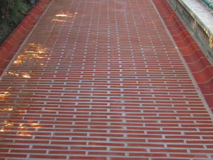 Handmade brick slips dhe terracotta floor bricks per restaurim dhe hoteleri
